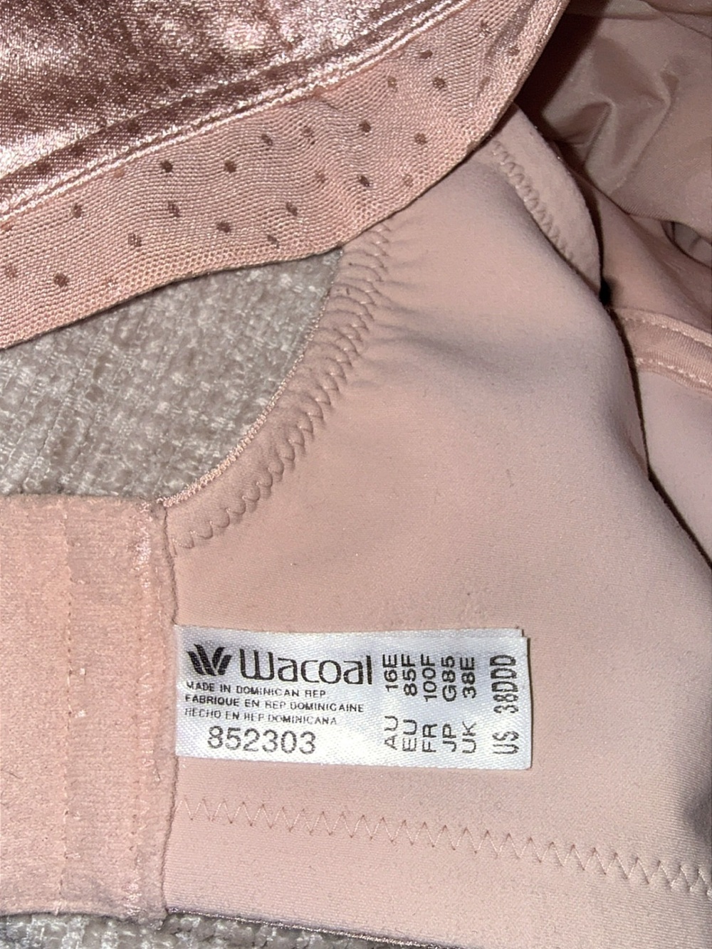 Like New WACOAL Back Appeal Wireless Seamless Unpadded Bra 38DDD Beige #852303 - Picture 7 of 9